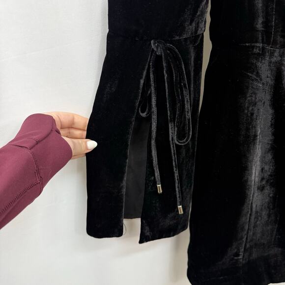 C/MEO Collective Black Velvet Off The Shoulder Bell Split Sleeve Dress Small - Picture 2 of 7